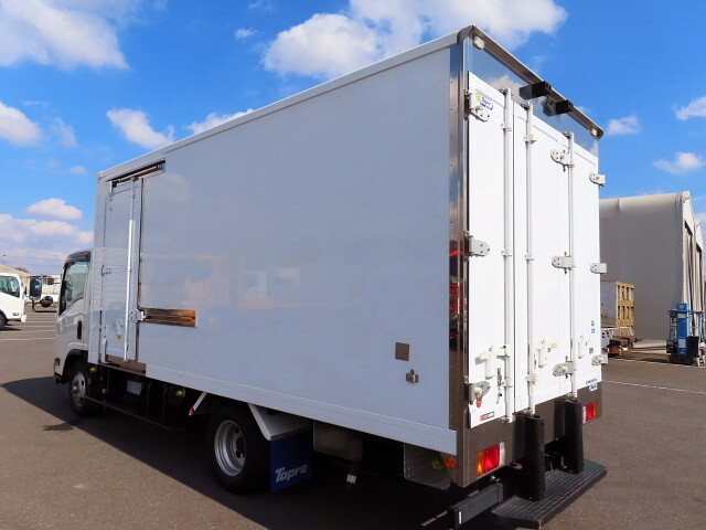 いすゞエルフ冷凍車（冷蔵車）小型（2t・3t）[写真04]