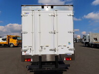 いすゞエルフ冷凍車（冷蔵車）小型（2t・3t）[写真06]