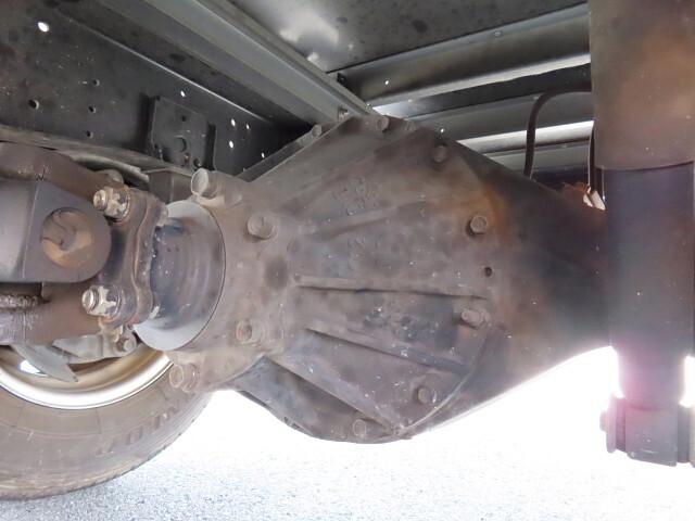 いすゞエルフ冷凍車（冷蔵車）小型（2t・3t）[写真09]