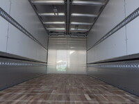 三菱ふそうファイターアルミウイング中型（4t）[写真11]