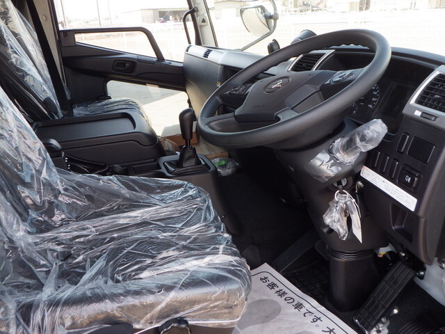 三菱ふそうファイターアルミウイング中型（4t）[写真12]