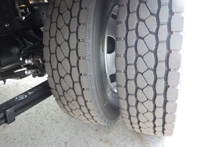 三菱ふそうファイターアルミウイング中型（4t）[写真32]