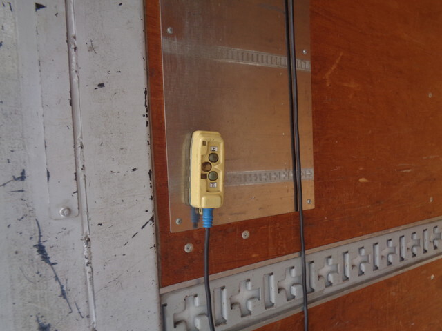 三菱ふそうキャンターアルミバン小型（2t・3t）[写真18]