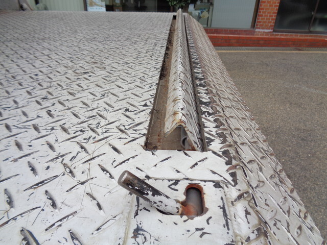 三菱ふそうキャンターアルミバン小型（2t・3t）[写真20]