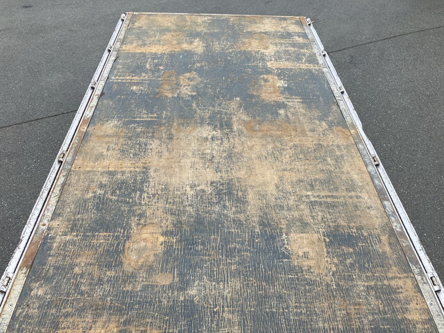 三菱ふそうキャンター平ボディ小型（2t・3t）[写真15]