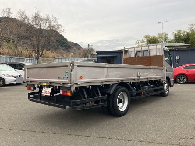 三菱ふそうキャンター平ボディ小型（2t・3t）[写真02]