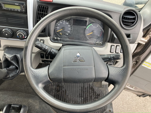 三菱ふそうキャンター平ボディ小型（2t・3t）[写真33]