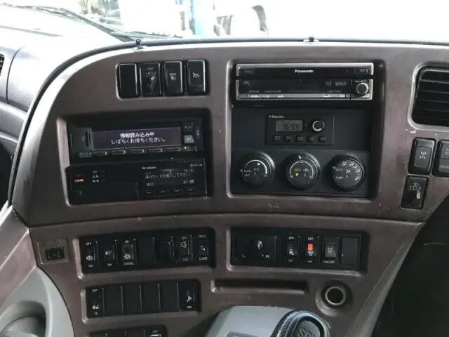 UDトラックスクオンアルミウイング大型（10t）[写真10]