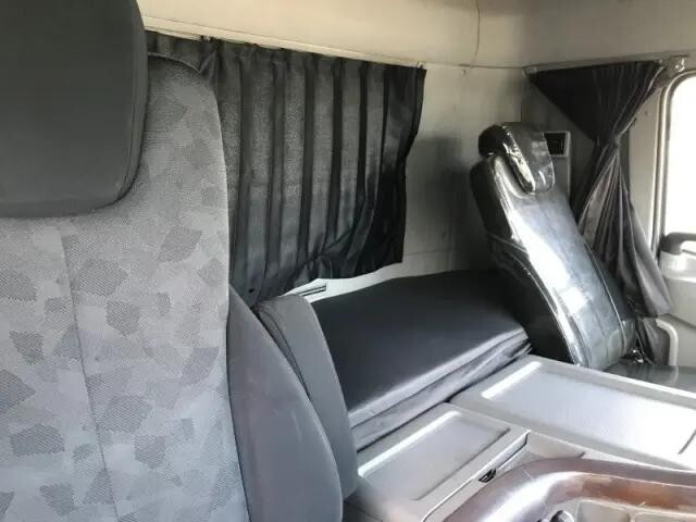 UDトラックスクオンアルミウイング大型（10t）[写真15]