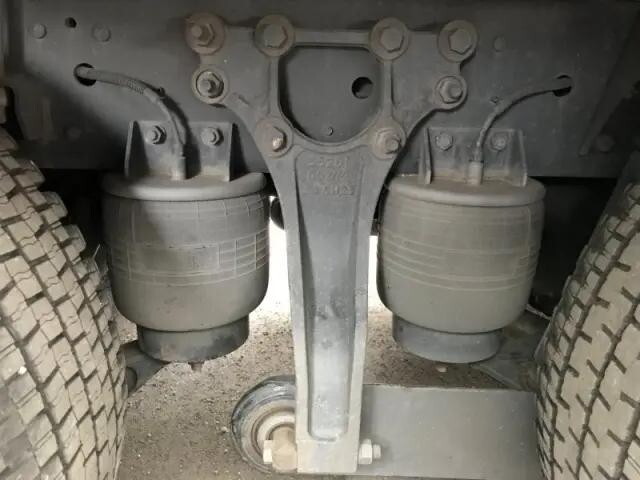 UDトラックスクオンアルミウイング大型（10t）[写真25]