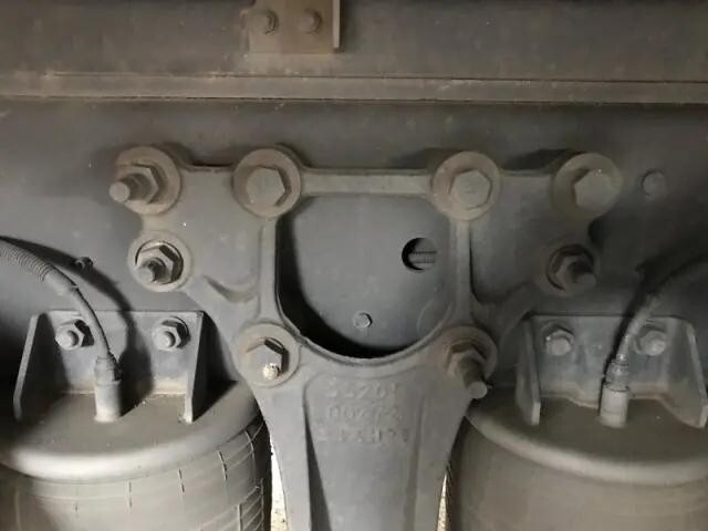 UDトラックスクオンアルミウイング大型（10t）[写真28]