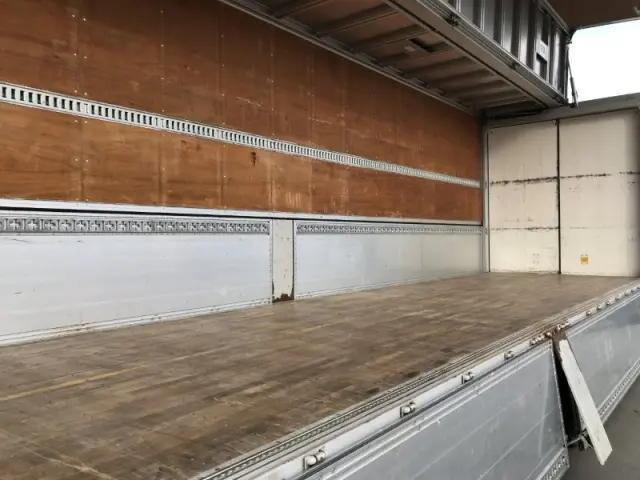 UDトラックスクオンアルミウイング大型（10t）[写真07]