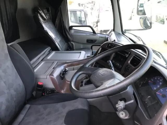 UDトラックスクオンアルミウイング大型（10t）[写真08]