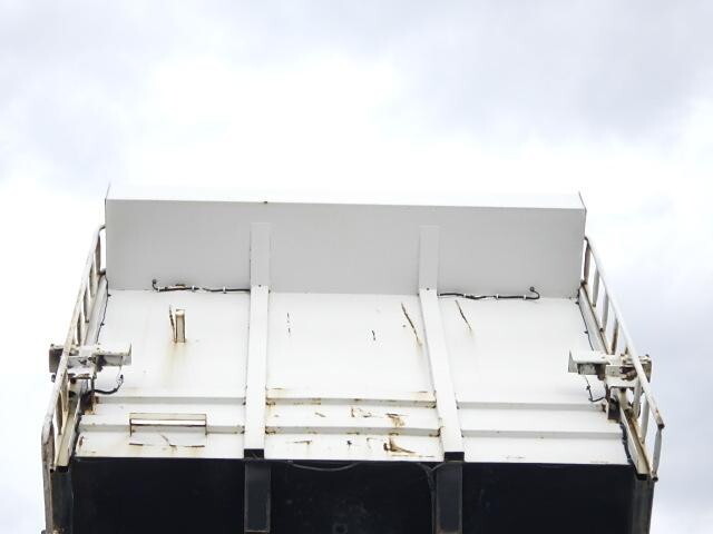 UDトラックスクオンダンプ大型（10t）[写真17]