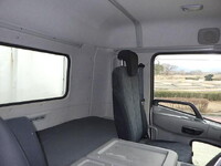 UDトラックスクオンダンプ大型（10t）[写真25]