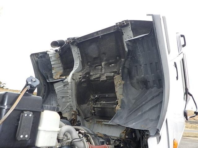 UDトラックスクオンダンプ大型（10t）[写真30]