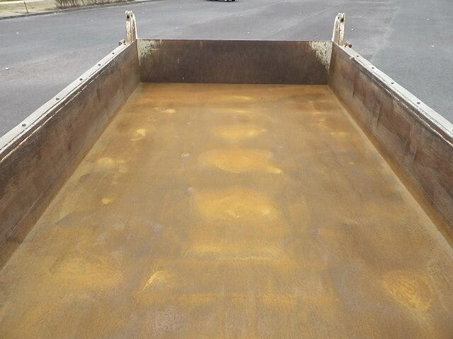 UDトラックスクオンダンプ大型（10t）[写真06]