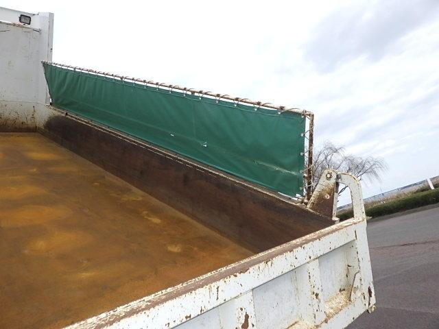 UDトラックスクオンダンプ大型（10t）[写真08]