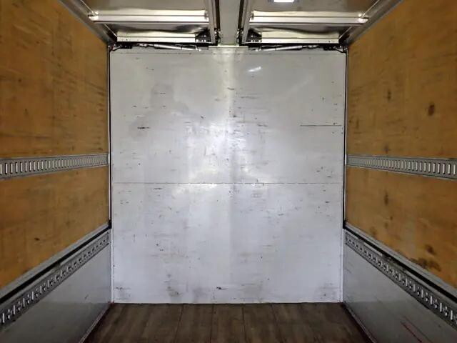 UDトラックスクオンアルミウイング大型（10t）[写真10]