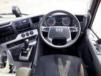 UDトラックスクオンアルミウイング大型（10t）[写真14]