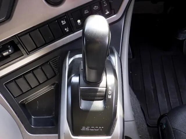 UDトラックスクオンアルミウイング大型（10t）[写真14]