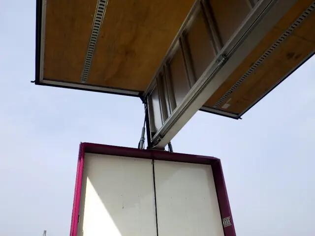 UDトラックスクオンアルミウイング大型（10t）[写真26]