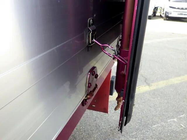 UDトラックスクオンアルミウイング大型（10t）[写真29]