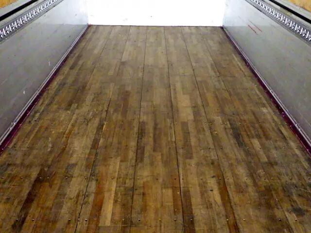 UDトラックスクオンアルミウイング大型（10t）[写真32]