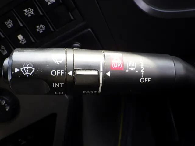 UDトラックスクオンアルミウイング大型（10t）[写真37]