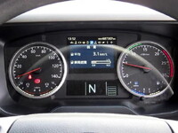 UDトラックスクオンアルミウイング大型（10t）[写真40]