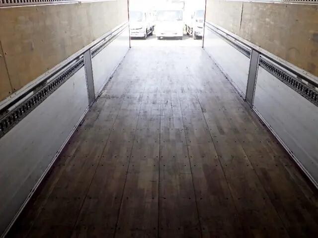 UDトラックスクオンアルミウイング大型（10t）[写真09]