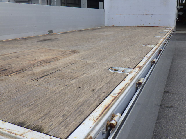 いすゞフォワード平ボディ中型（4t）[写真12]