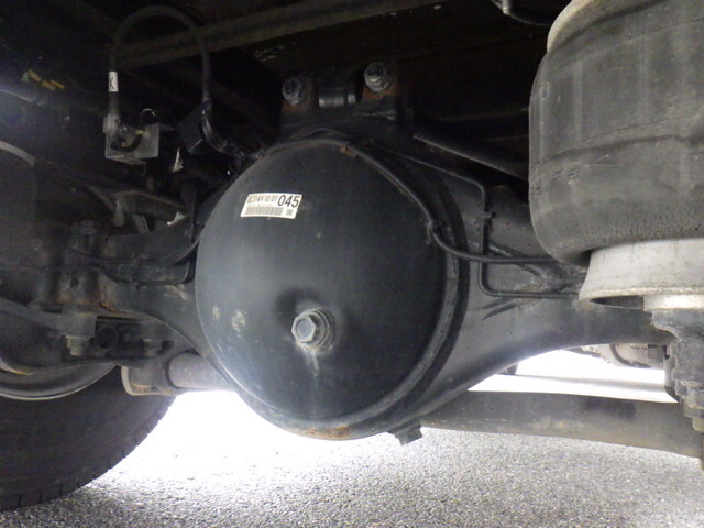 いすゞフォワード平ボディ中型（4t）[写真20]