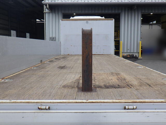 いすゞフォワード平ボディ中型（4t）[写真09]