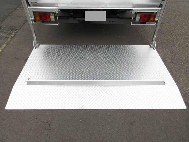 いすゞエルフアルミバン小型（2t・3t）[写真12]