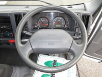 いすゞエルフアルミバン小型（2t・3t）[写真24]