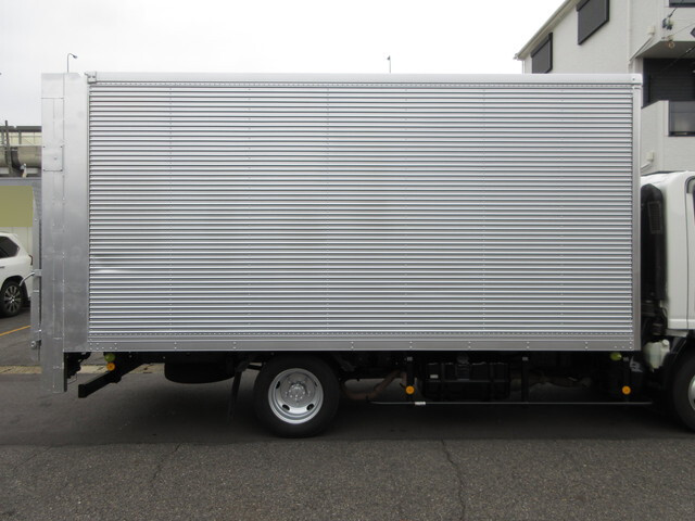 いすゞエルフアルミバン小型（2t・3t）[写真05]