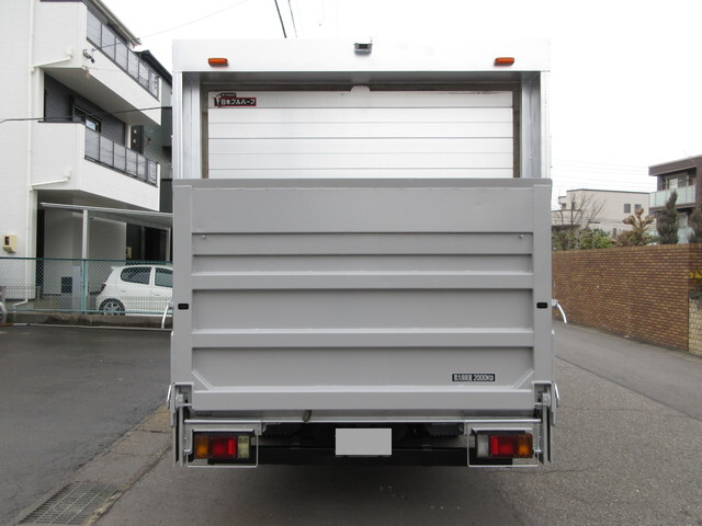 いすゞエルフアルミバン小型（2t・3t）[写真06]