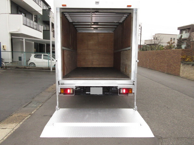 いすゞエルフアルミバン小型（2t・3t）[写真08]
