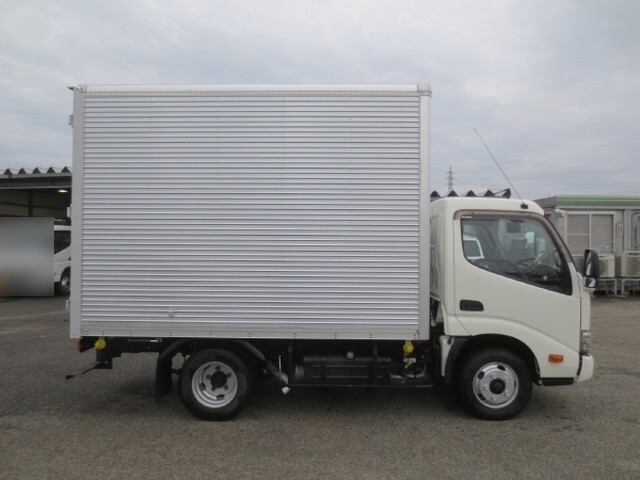 日野デュトロアルミバン小型（2t・3t）[写真07]