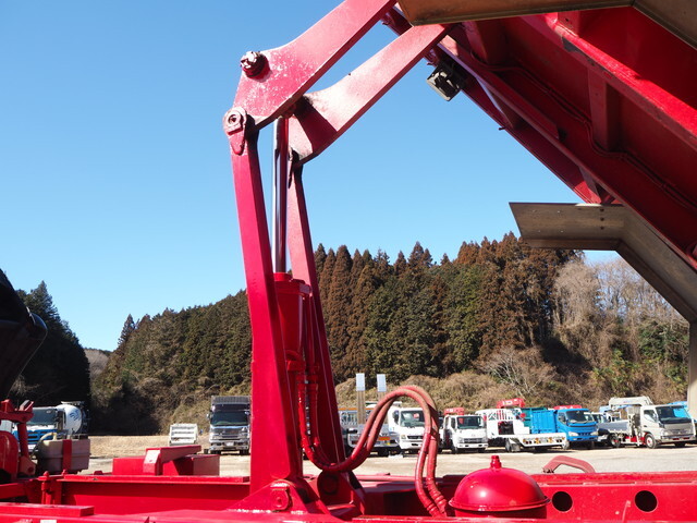 UDトラックスコンドルダンプ増トン（6t・8t）[写真25]