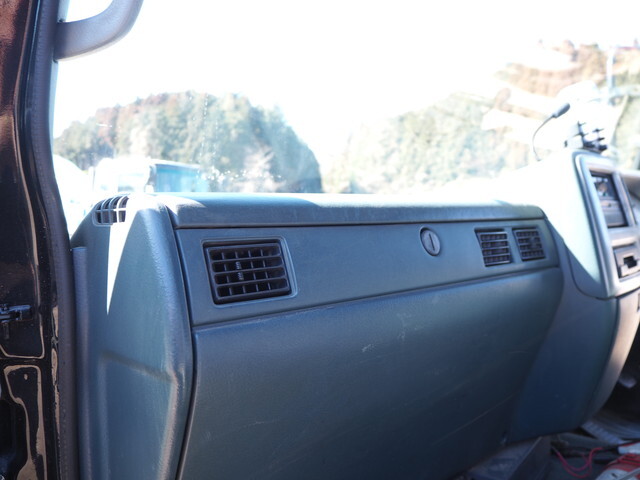 UDトラックスコンドルダンプ増トン（6t・8t）[写真33]