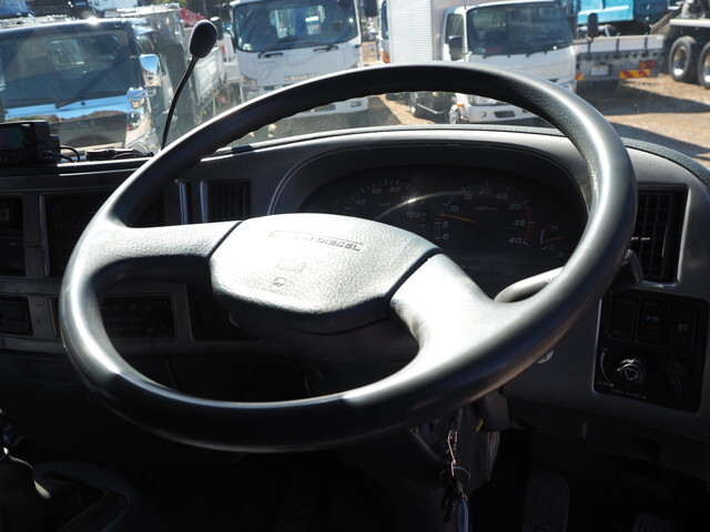 UDトラックスコンドルダンプ増トン（6t・8t）[写真37]