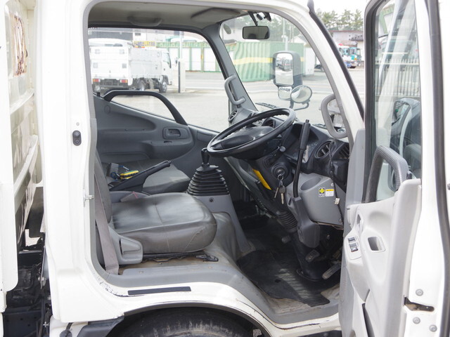 日野デュトロローダーダンプ小型（2t・3t）[写真34]