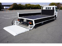 三菱ふそうキャンター平ボディ小型（2t・3t）[写真15]