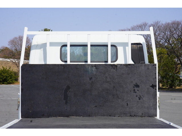 三菱ふそうキャンター平ボディ小型（2t・3t）[写真17]