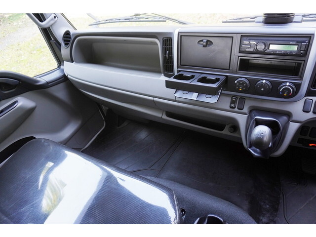 三菱ふそうキャンター平ボディ小型（2t・3t）[写真35]