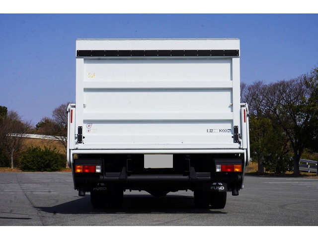 三菱ふそうキャンター平ボディ小型（2t・3t）[写真05]