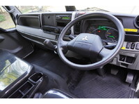 三菱ふそうキャンター平ボディ小型（2t・3t）[写真08]