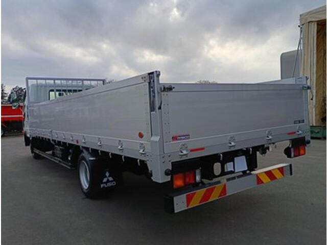 三菱ふそうファイターアルミブロック中型（4t）[写真02]